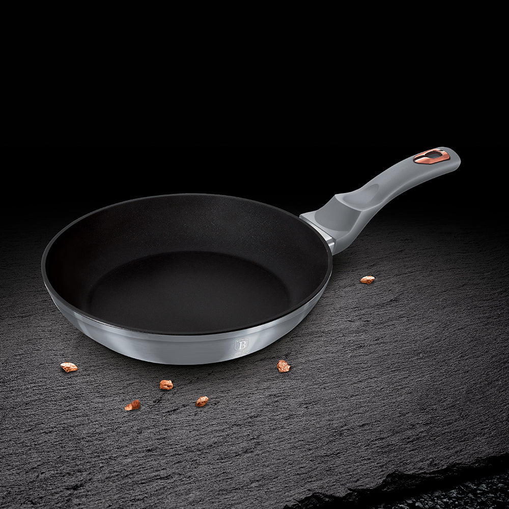 Berlinger Haus BH/6002 – 28 cm Frying Pan | Moonlight Collection | Titanium Non - Stick & Induction Ready - Hochwertige Küchenprodukte | High Quality Kitchen Product | UrbanHaus